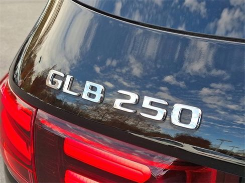 Certified 2024 Mercedes-Benz GLB 250 4MATIC w/ Driver Assistance Package image 32