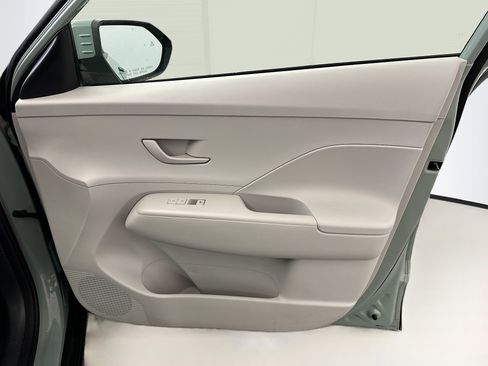 Used 2025 Hyundai Kona SEL image 33