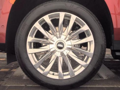 Used 2023 Cadillac Escalade Premium Luxury image 5