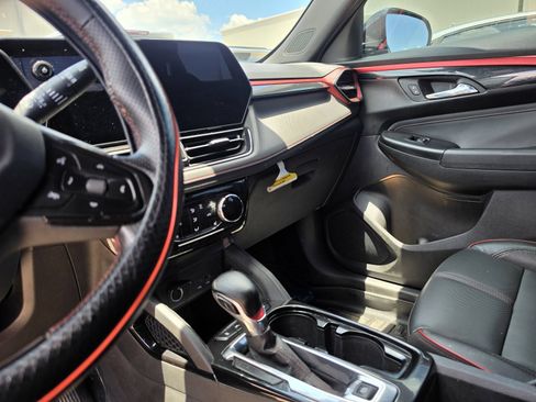 Used 2024 Chevrolet TrailBlazer RS FWD image 12