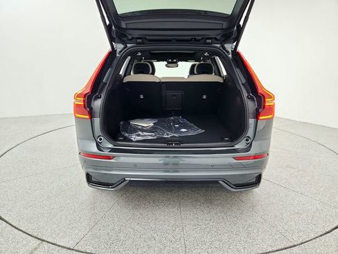 New 2026 Volvo XC60 B5 Core w/ Climate Package PRO image 15