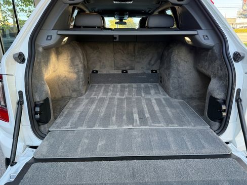 Used 2023 Rolls-Royce Cullinan image 35