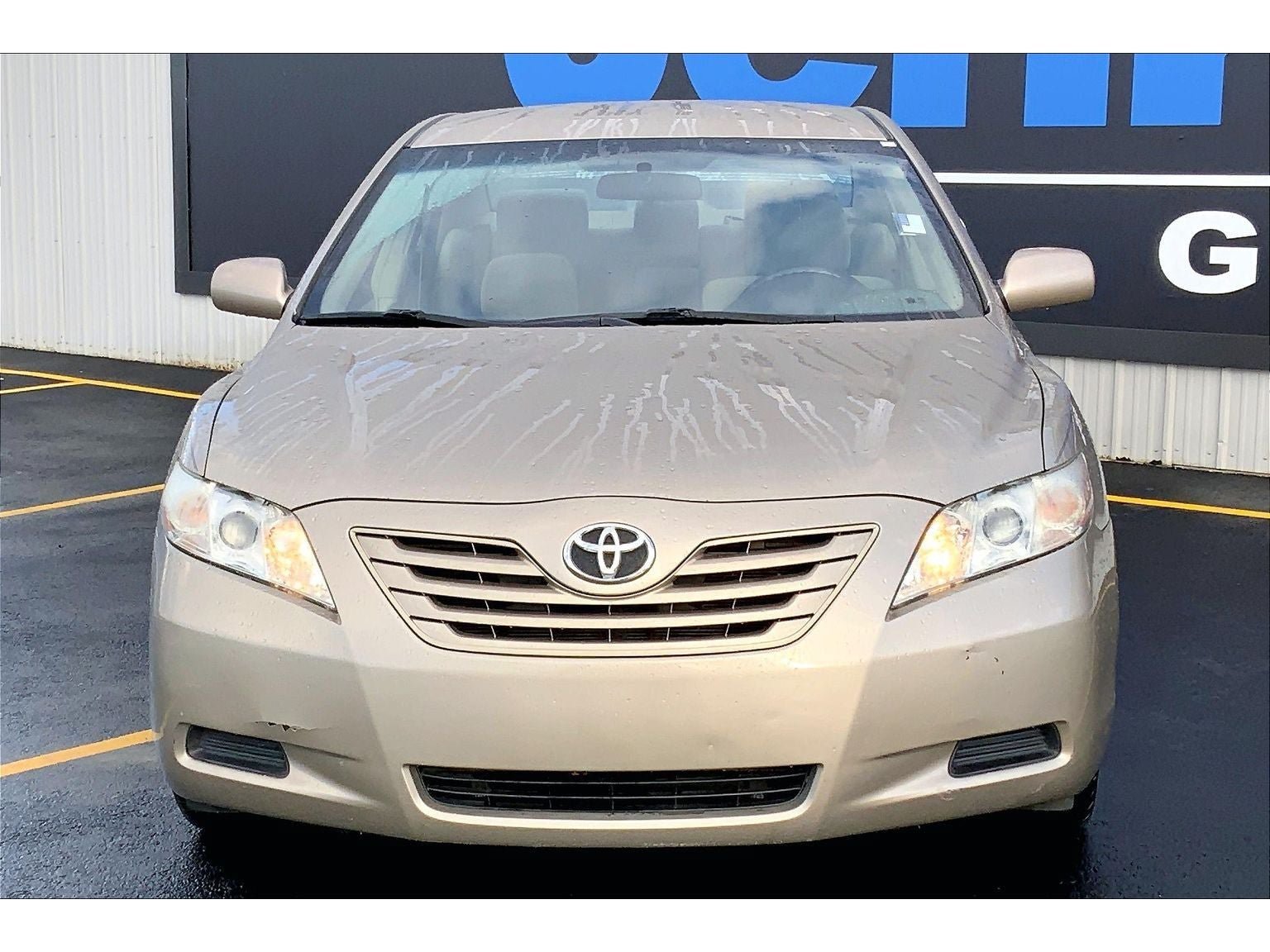 Used 2009 Toyota Camry SE FWD image 3