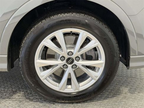 Used 2025 Audi Q3 2.0T Premium image 8