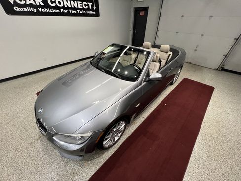 Used 2013 BMW 335i Convertible image 40