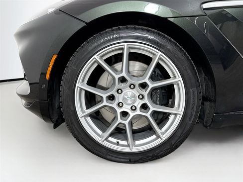 Used 2021 Aston Martin DBX image 30