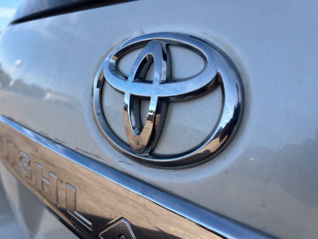Used 2013 Toyota Highlander Limited AWD/4WD image 12