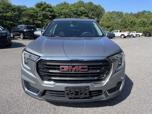 Used 2024 GMC Terrain SLE AWD/4WD image 8