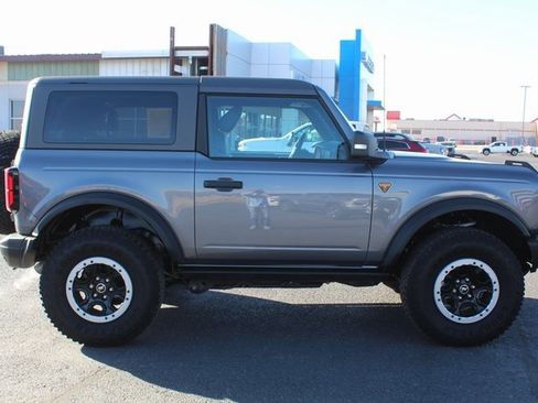 Used 2023 Ford Bronco Badlands w/ Sasquatch Package image 2