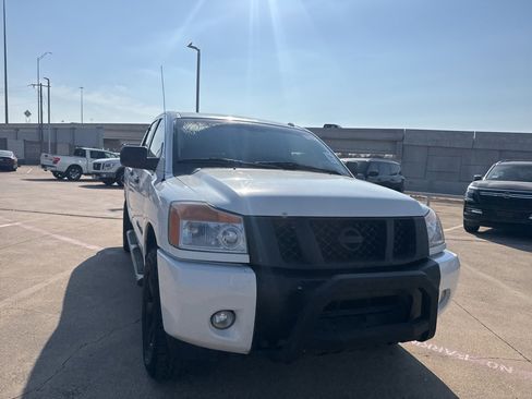 Used 2014 Nissan Titan SV w/ SV Value Truck Package image 2