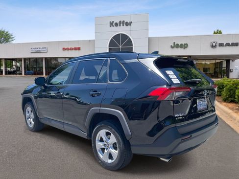 Used 2021 Toyota RAV4 XLE FWD image 4