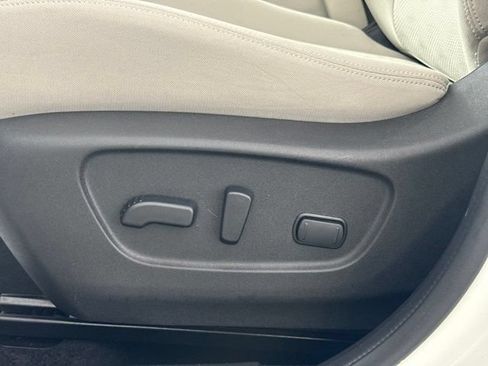 Used 2018 Nissan Rogue Sport SV AWD/4WD image 14