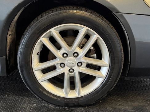 Used 2011 Chevrolet Impala LTZ image 10