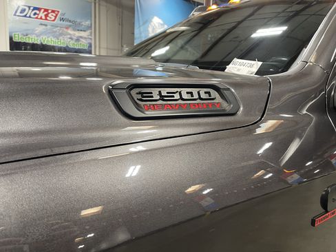 Used 2022 RAM 3500 Limited AWD/4WD image 10