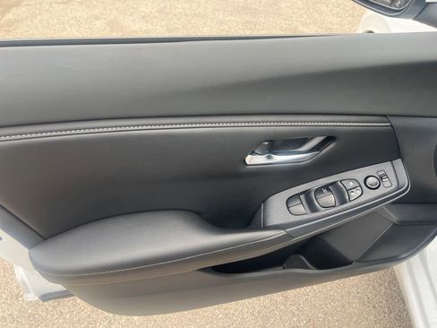 Used 2023 Nissan Sentra SV w/ Trunk Package image 7