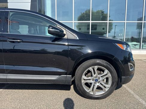 Used 2018 Ford Edge Titanium FWD image 12