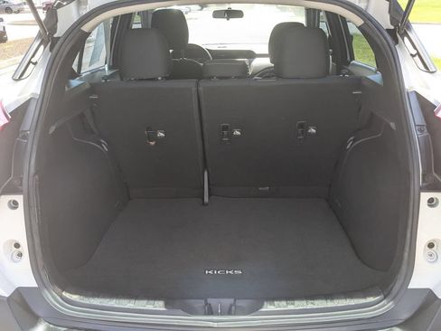 Used 2019 Nissan Kicks SV FWD image 25