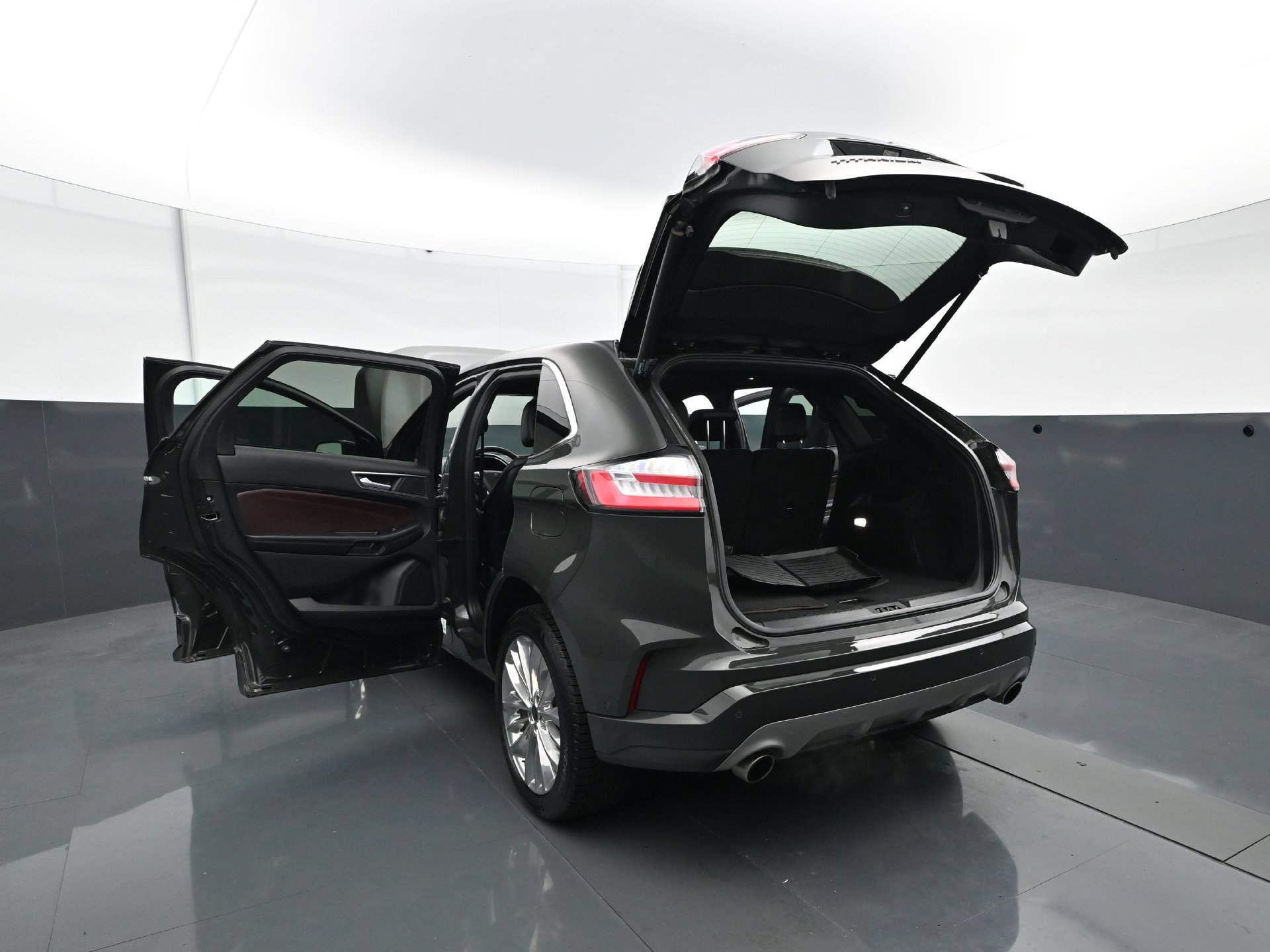 Used 2022 Ford Edge Titanium w/ Equipment Group 301A AWD/4WD image 35