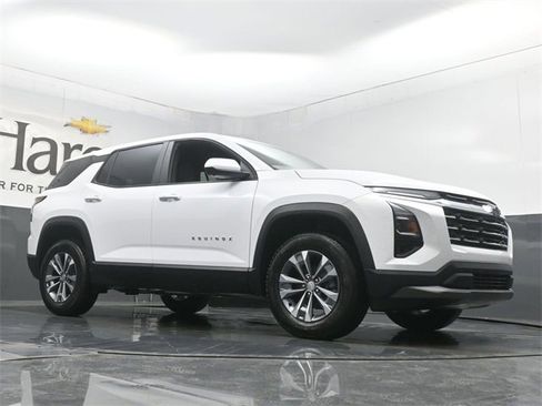 New 2026 Chevrolet Equinox LT w/ Safety and Technology Package image 2