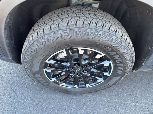 Used 2025 Chevrolet Traverse Z71 image 11