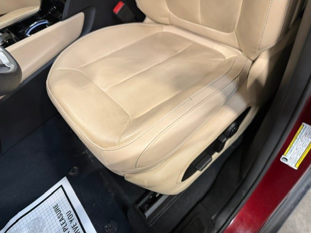 Used 2023 Jeep Grand Cherokee Limited AWD/4WD image 43