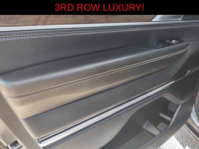 Used 2023 Jeep Grand Wagoneer L Series II AWD/4WD image 19