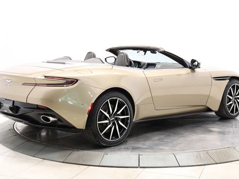 Used 2019 Aston Martin DB11 Volante RWD image 4