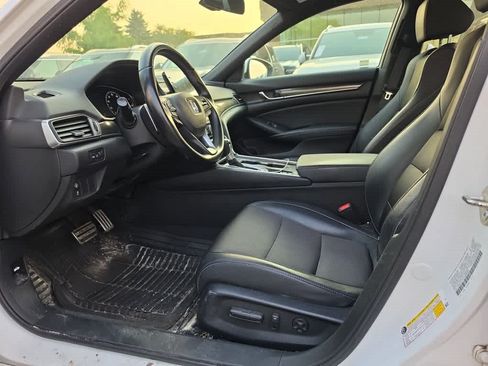 Used 2018 Honda Accord Sport image 10