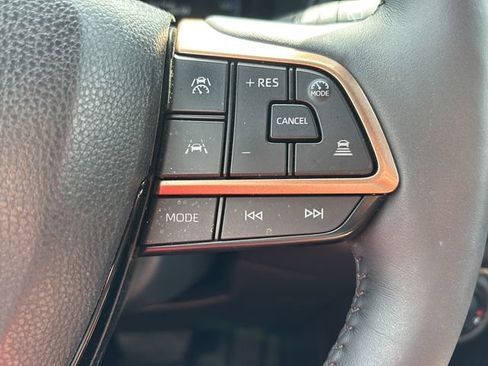 Used 2025 Toyota Grand Highlander AWD Hybrid image 21