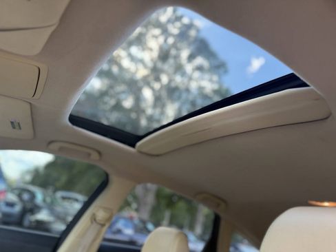 Used 2010 Honda Crosstour EX-L image 19