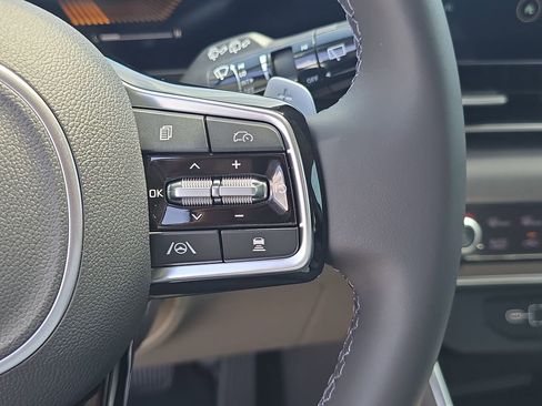 New 2026 Kia Carnival EX FWD image 33