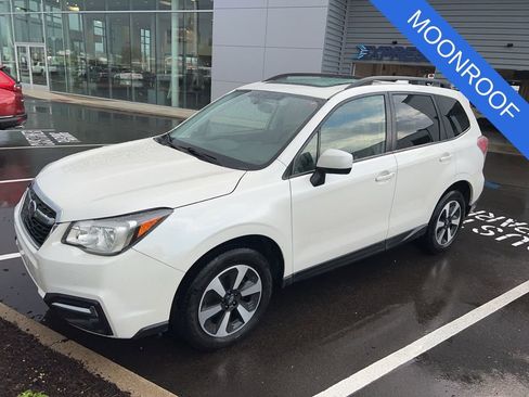 Used 2017 Subaru Forester 2.5i Premium AWD/4WD image 2