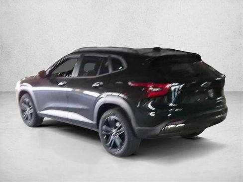 Used 2024 Chevrolet Trax ACTIV FWD image 7