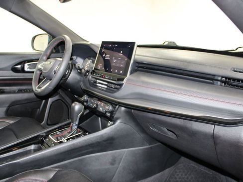 Used 2025 Jeep Compass Trailhawk image 24