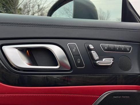 Used 2019 Mercedes-Benz SL 550 image 45