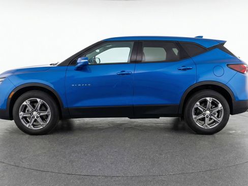 Used 2025 Chevrolet Blazer LT FWD image 5