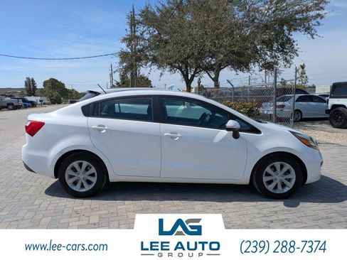 Used 2013 Kia Rio EX w/ Convenience Pkg image 2