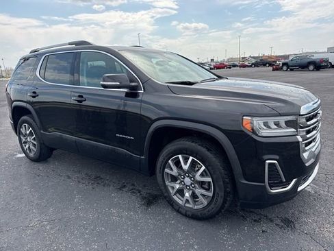 Used 2023 GMC Acadia SLE w/ Driver Convenience Package image 3