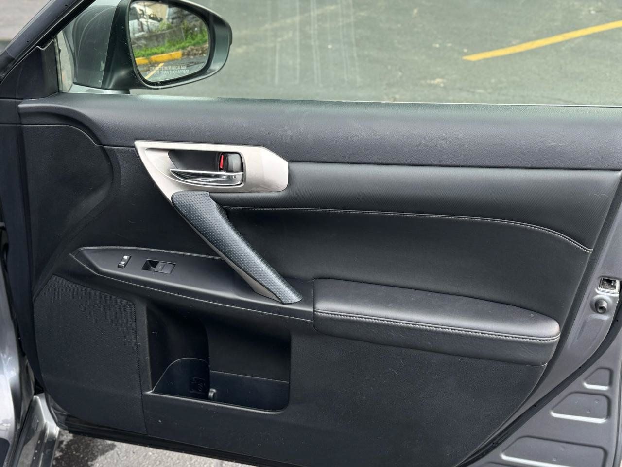 Used 2015 Lexus CT 200h w/ Navigation Package FWD image 22