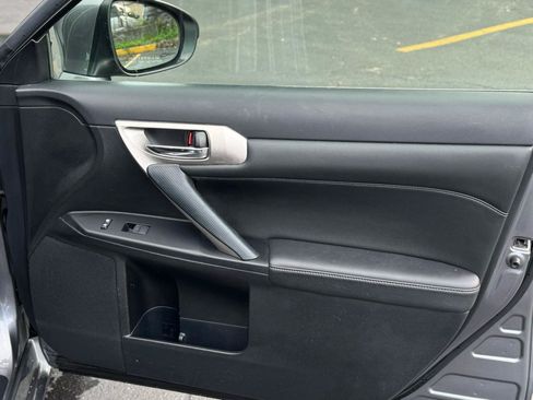 Used 2015 Lexus CT 200h w/ Navigation Package FWD image 22