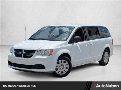 Used 2018 Dodge Grand Caravan SE w/ UConnect Hands-Free Group