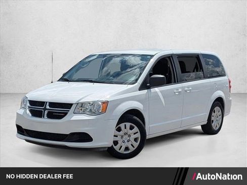 Used 2018 Dodge Grand Caravan SE w/ UConnect Hands-Free Group FWD image 1