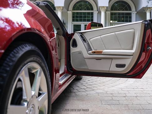 Used 2004 Cadillac XLR RWD image 36