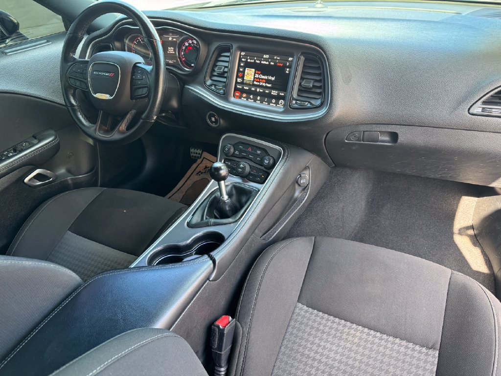 Used 2022 Dodge Challenger R/T Scat Pack RWD image 12