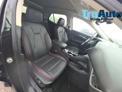Used 2023 Buick Envision Essence w/ Sport Touring Package FWD image 7