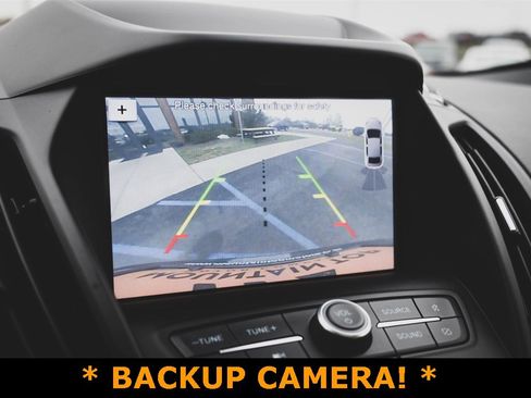 Used 2019 Ford Escape SEL image 3