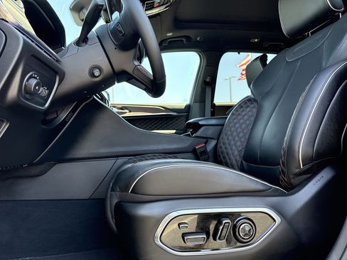 Used 2024 Jeep Grand Cherokee Summit w/ Adv Protech Group IV image 12