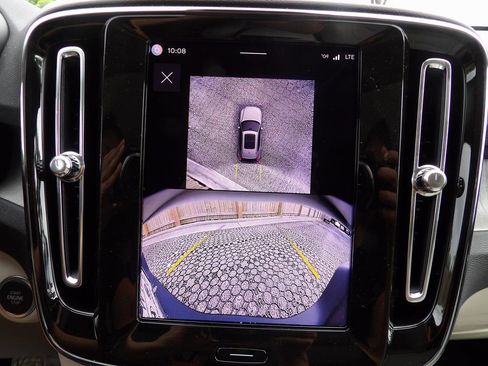 New 2026 Volvo XC40 B5 Plus w/ Protection Package Premier image 19