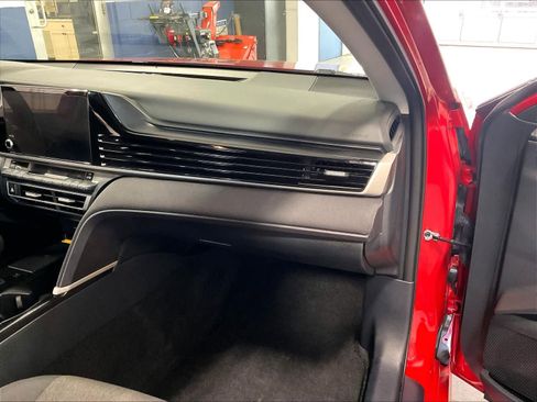 Used 2025 Toyota Camry LE image 13