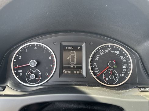 Used 2017 Volkswagen Tiguan S image 15